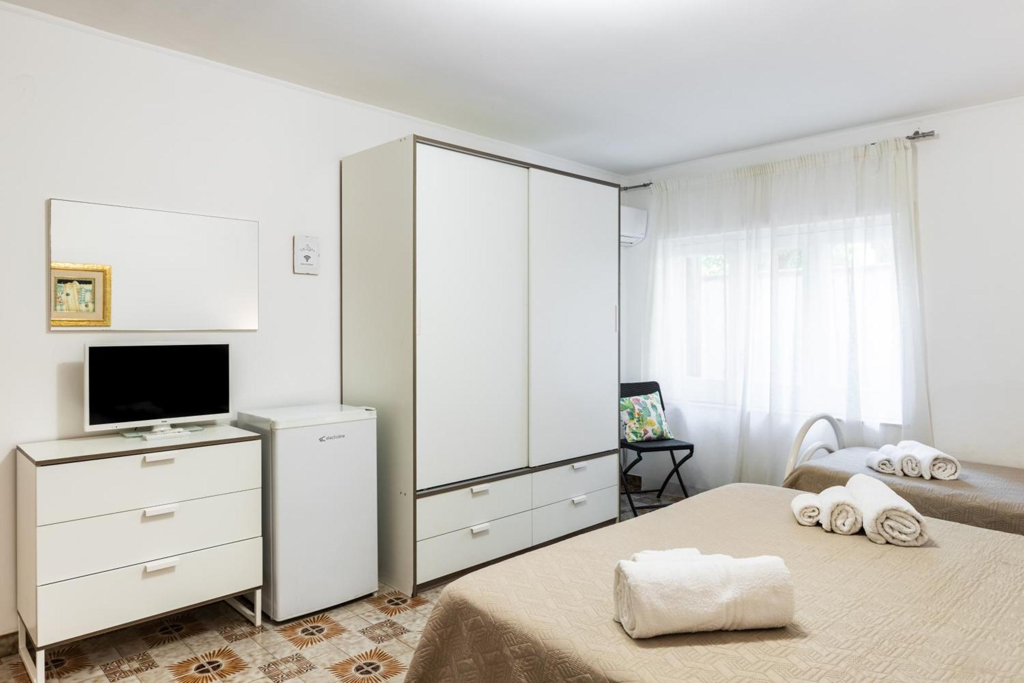 Le Torrette Rooms And Apartments Avola Exterior foto