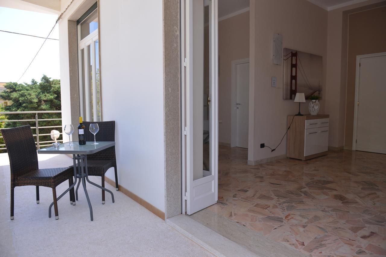 Le Torrette Rooms And Apartments Avola Exterior foto