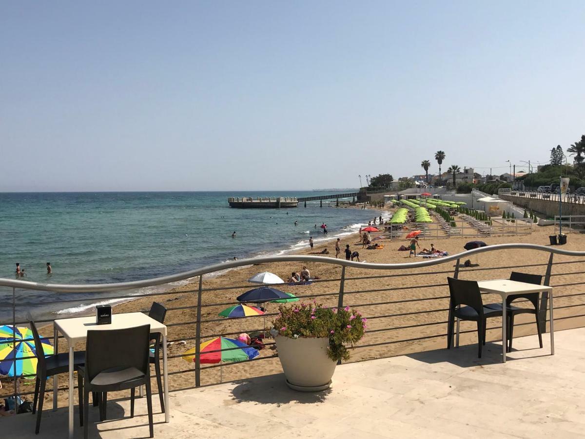 Le Torrette Rooms And Apartments Avola Exterior foto
